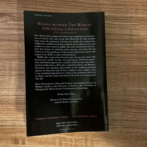 Book - Women  Between Two Worlds - Midlife Reflections on Work and Family - Picture 2 of 2